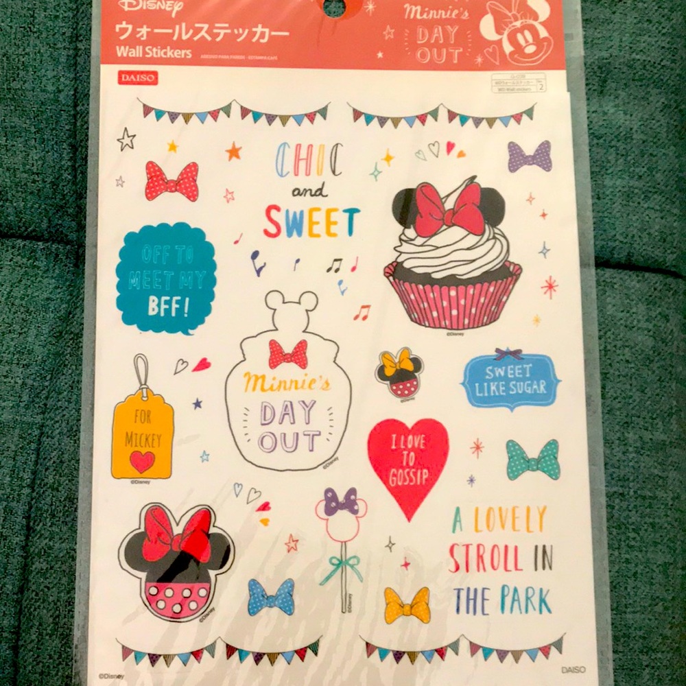 NEW Disney Wall Stickers Mickey & Minnie Mouse